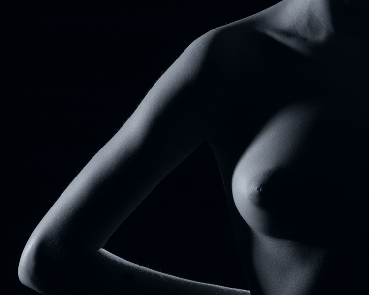 photo "Sharp corner and light on a hemisphere" tags: nude, black&white, 