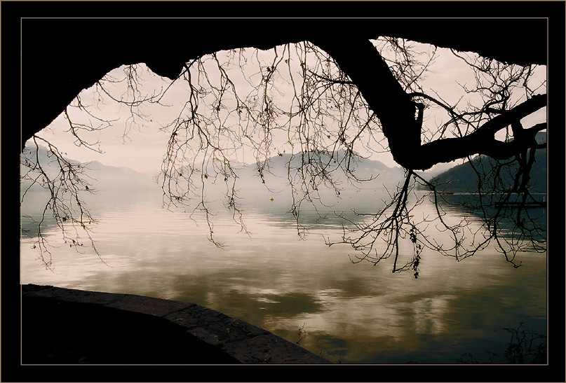 photo "Natural Frame" tags: landscape, water