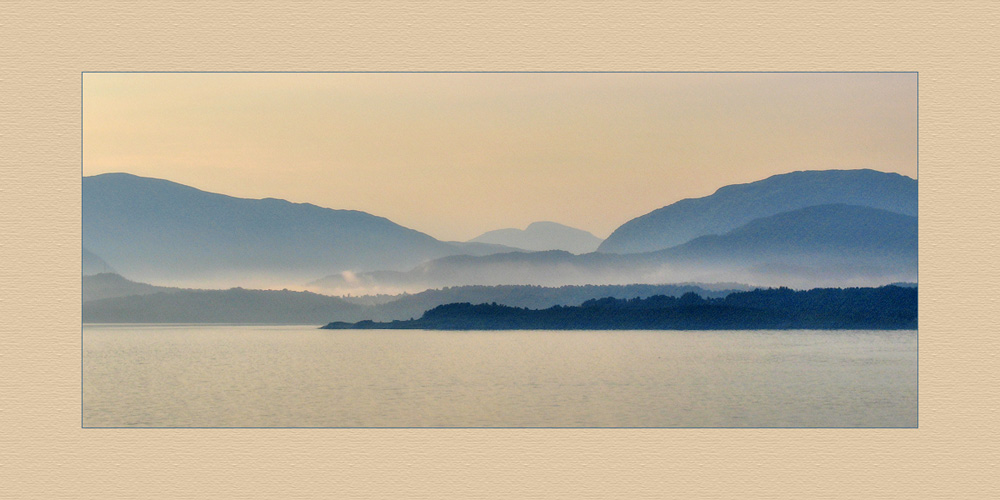 photo "Misty mountains" tags: landscape, mountains, water