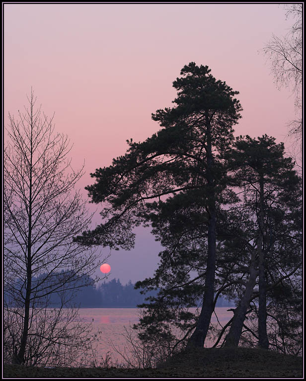 photo "Sunrise at Vedeto lake" tags: landscape, sunset
