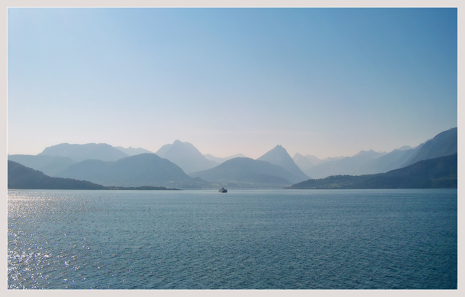 photo "Blues" tags: landscape, mountains, water