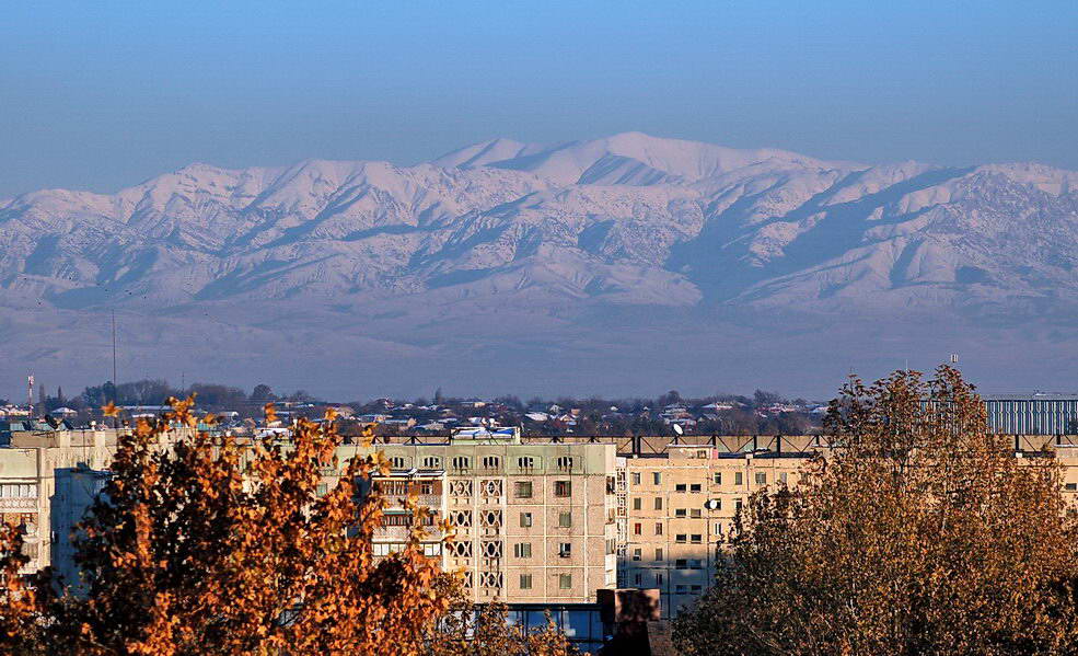 photo "Mountains above а city" tags: landscape, autumn, mountains