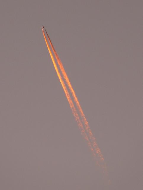 photo "Morning contrail" tags: travel, 