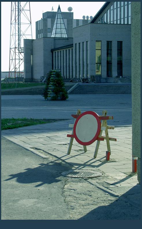 фото "Временный знак" метки: архитектура, юмор, пейзаж, 