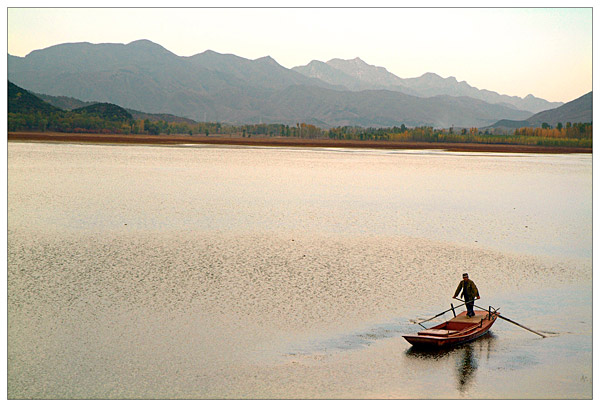 фото "Утреннее озеро. Китай." метки: пейзаж, вода