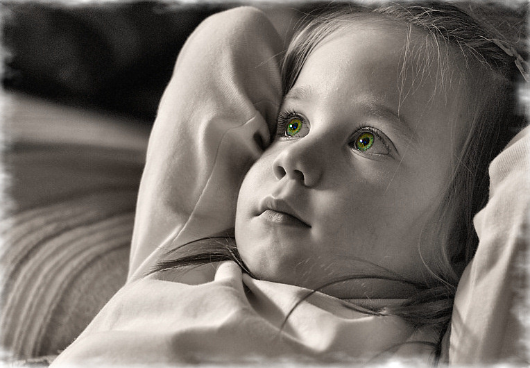 photo "Green WB" tags: portrait, black&white, children