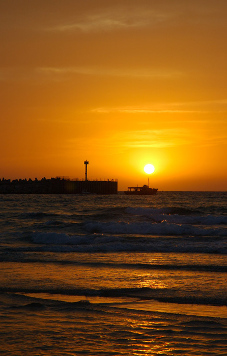photo "Ride To the Sunset" tags: landscape, sunset, water