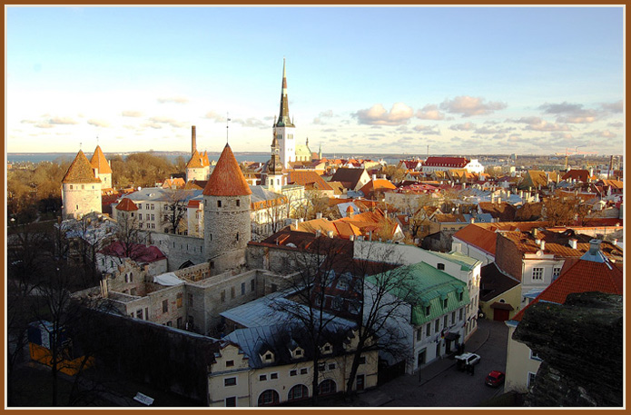 photo "Winter sun in Tallin" tags: travel, architecture, landscape, Europe