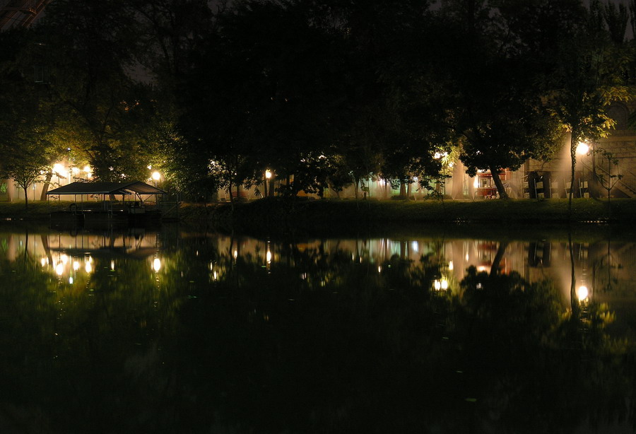 photo "Small point of life" tags: landscape, night, water