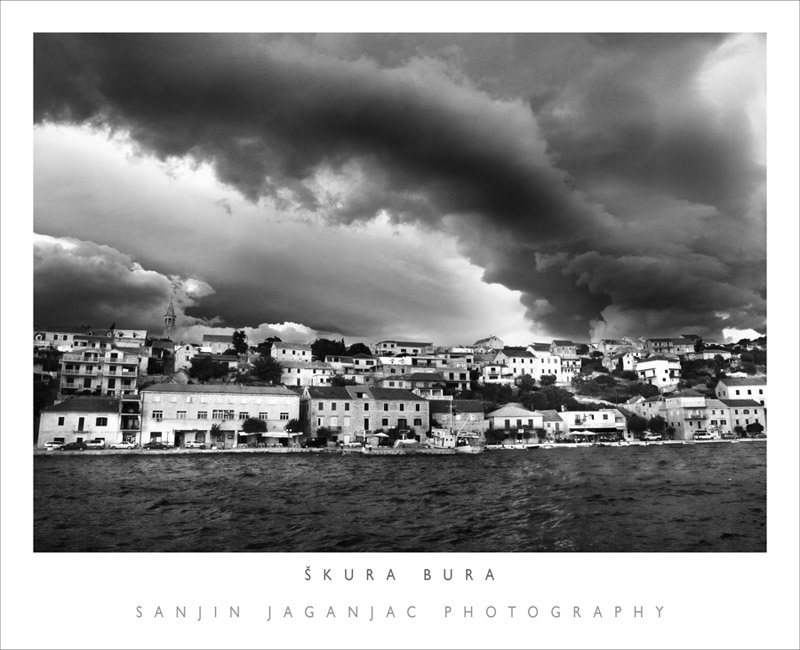 photo "Skura Bura" tags: landscape, black&white, clouds