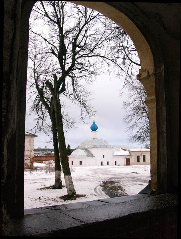 фото "Вид с крыльца. Федоровский монастырь. Переславль- Залесский." метки: , 