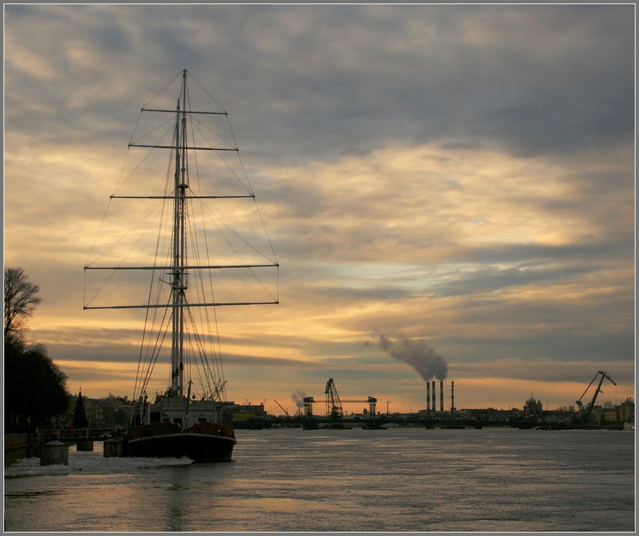 photo "The sky above Saint-Petersburg" tags: landscape, clouds, water