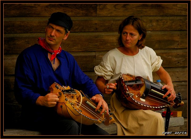 photo "music with old instruments" tags: portrait, travel, 