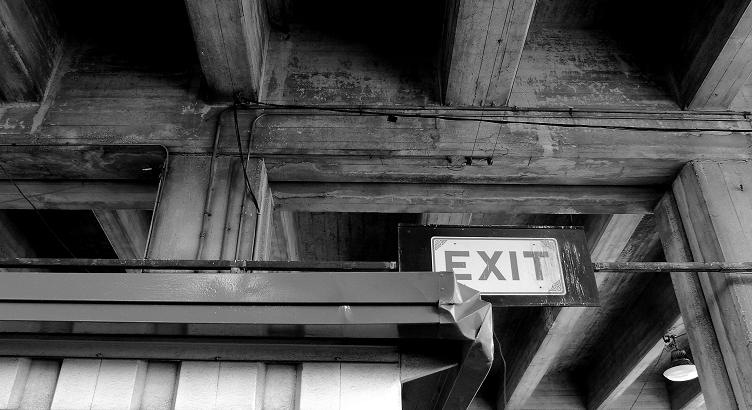 photo "EXIT" tags: abstract, black&white, 