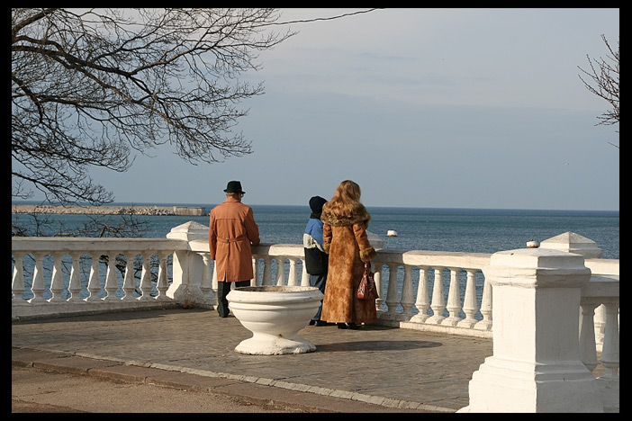 photo "Three glances at the sea" tags: reporting, landscape, water