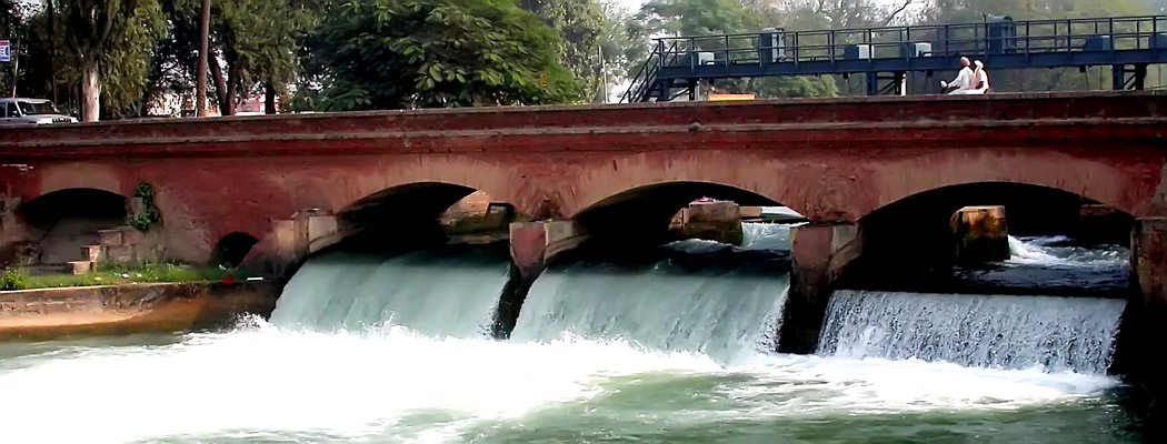 photo "Old Bridge." tags: landscape, water