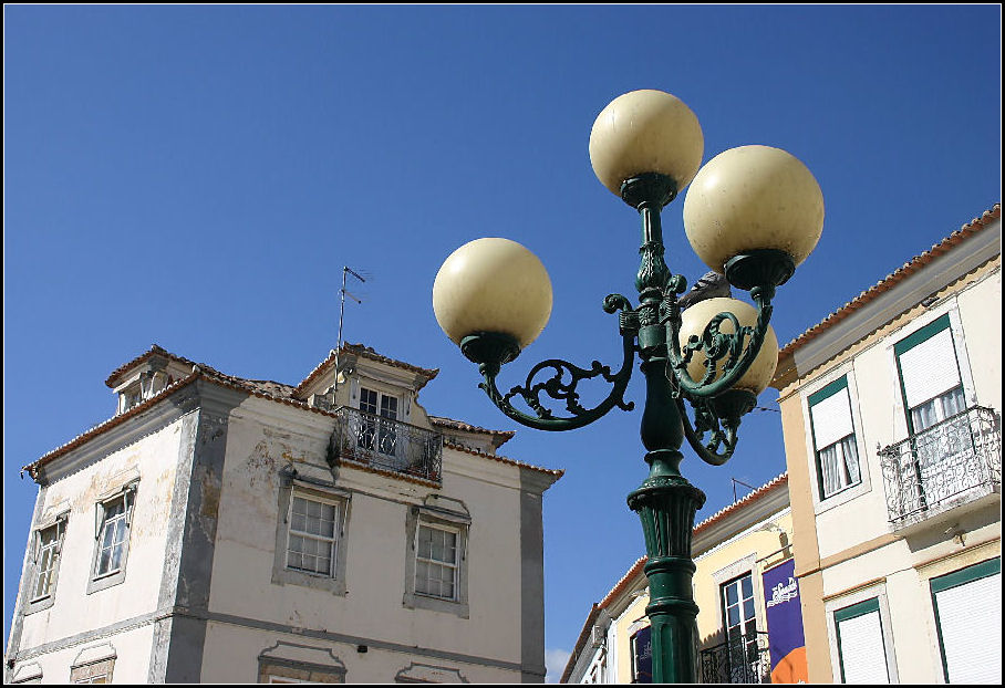 photo "Street Lamps 03/29" tags: architecture, landscape, 