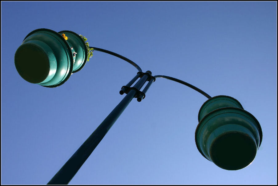 photo "Street Lamps 04/29" tags: architecture, landscape, 