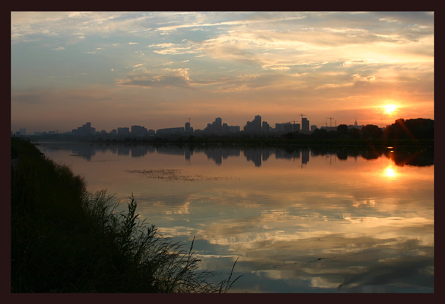 photo "Dawn on the rowing channel" tags: landscape, sunset