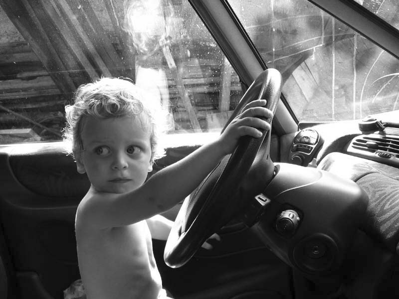 photo "car driver" tags: portrait, genre, children