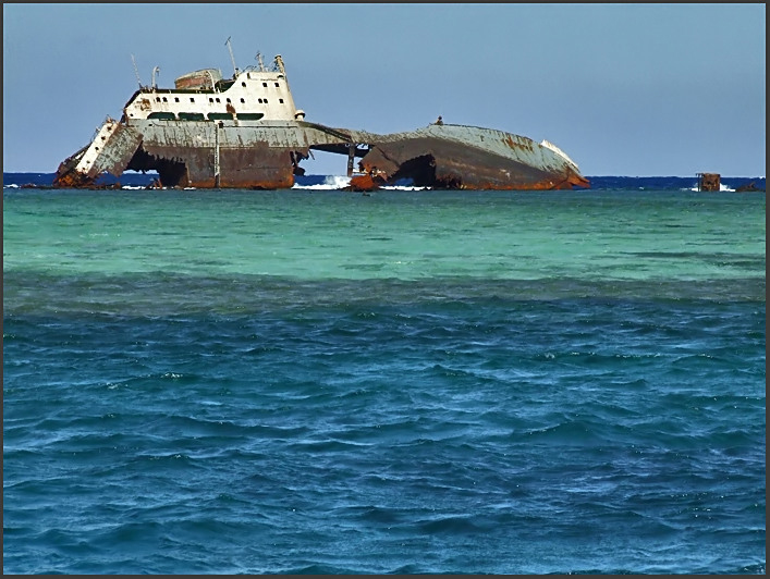 photo "Ghost ship" tags: landscape, water