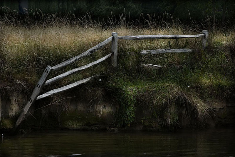 photo "The broken fence" tags: landscape, genre, 