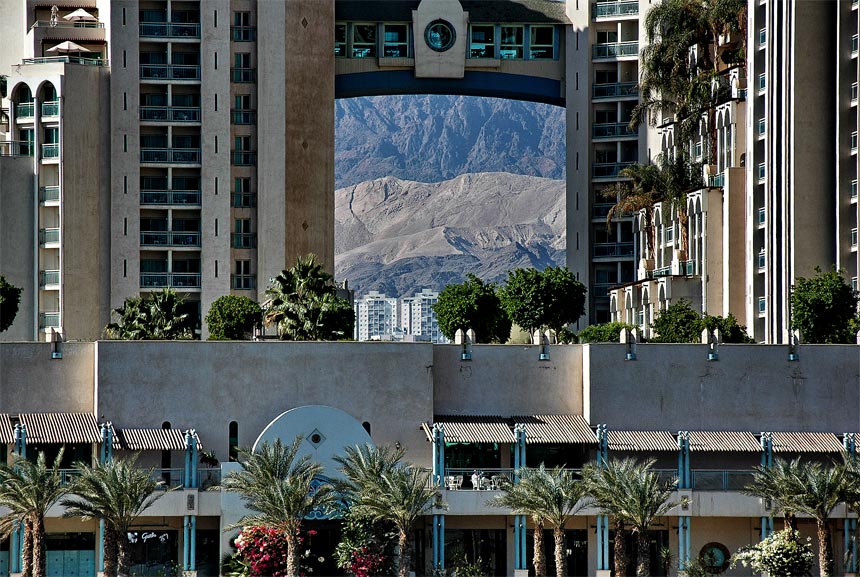 photo "Foreshortening" tags: architecture, travel, landscape, 