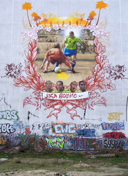 фото "Граффити/Дворовый футбол" метки: архитектура, путешествия, пейзаж, Европа