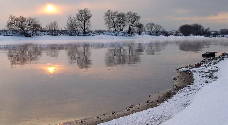 фото "На берегу не замерзшей реки." метки: пейзаж, вода, зима