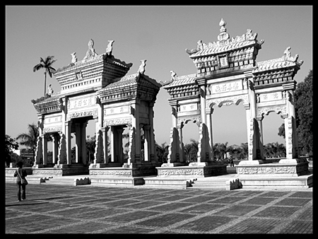 фото "The Memorial Gateway" метки: архитектура, пейзаж, 