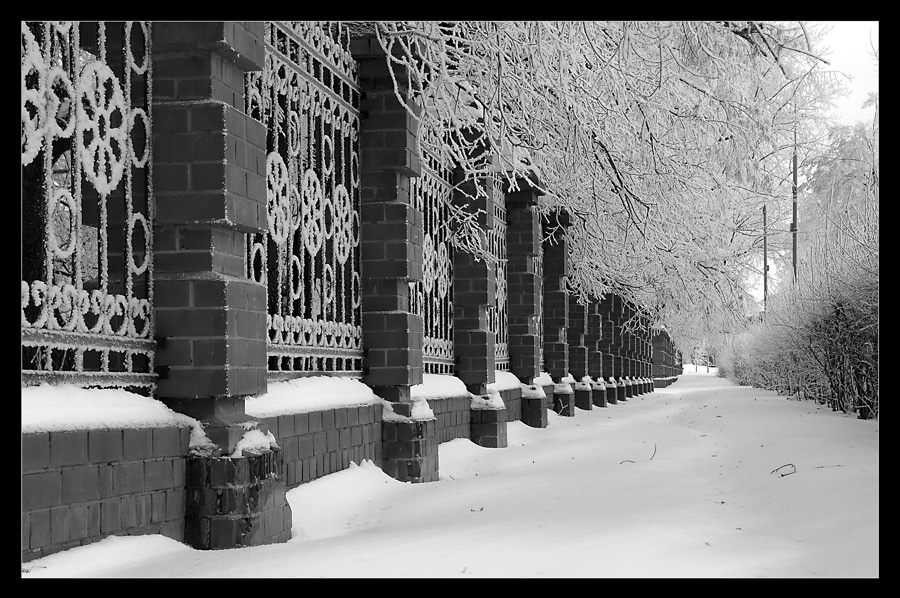 photo "White & Black" tags: architecture, black&white, landscape, 