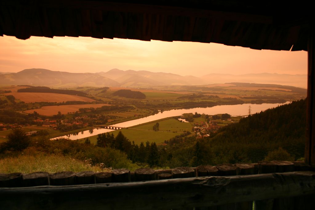 photo "Watchtower at Liptovska Mara" tags: landscape, travel, Europe, mountains