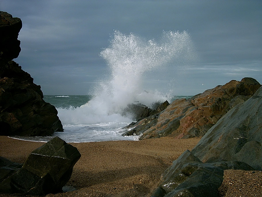 фото "Rock tones and angles." метки: пейзаж, вода, зима