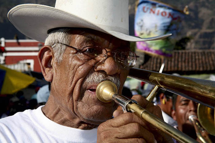 photo "MUSICO CARNAVAL" tags: travel, portrait, 