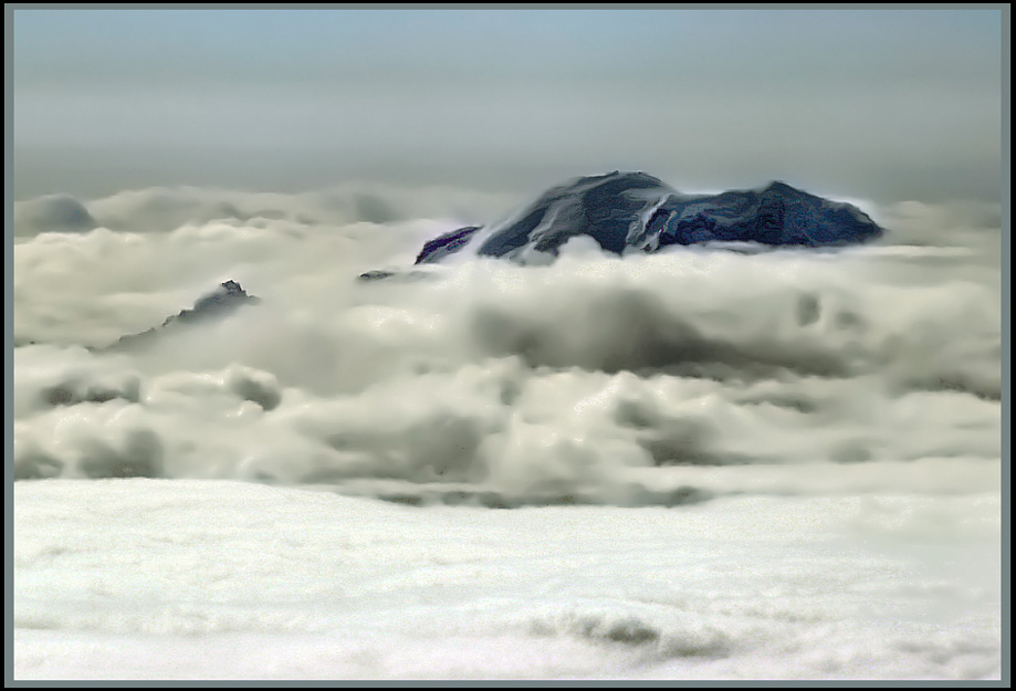 фото "Mighty Volcan Soars" метки: пейзаж, горы, облака