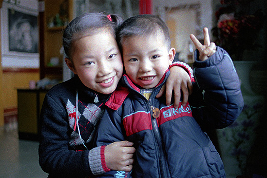 photo "sister and little brother" tags: portrait, children