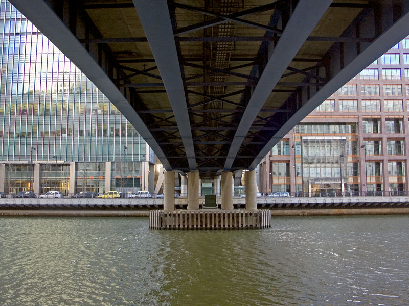 photo "Under the bridge" tags: travel, Europe