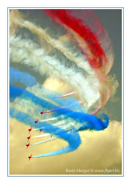 photo "Red Arrows" tags: technics, 