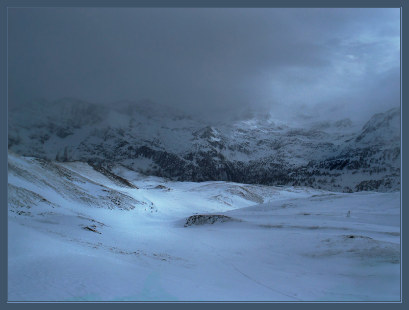 photo "people and Mountains" tags: landscape, travel, Europe, mountains