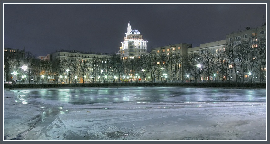 photo "The patriarchal ponds-spring goes" tags: architecture, landscape, spring