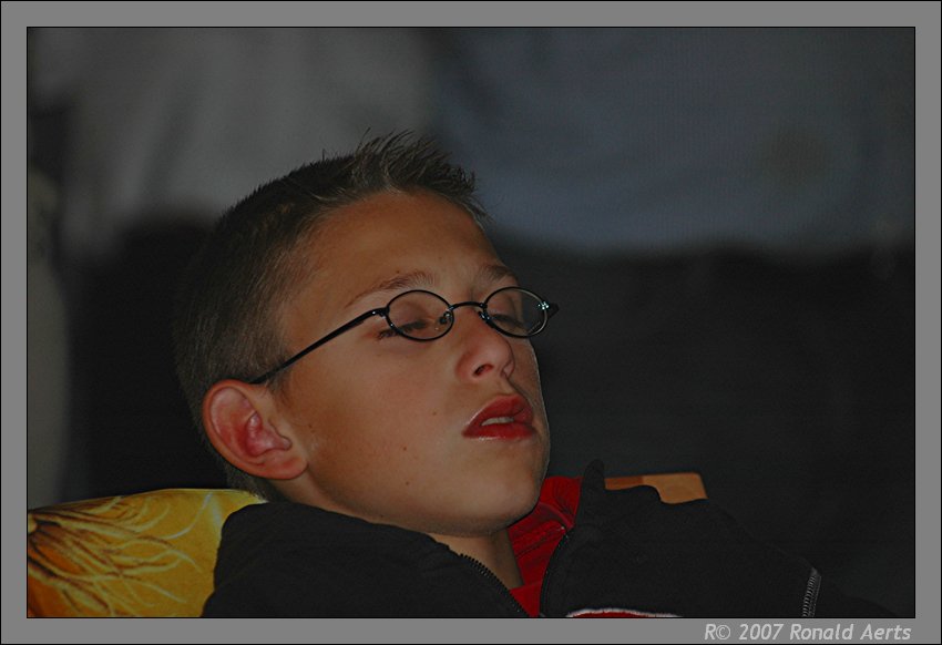 photo "So tired" tags: portrait, travel, Europe, children