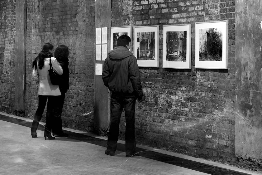 photo "introduce to Art2 (biennale8)" tags: black&white, misc., 