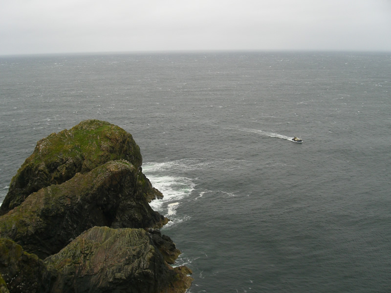 photo "Fishing boat off Cape Wrath" tags: landscape, water