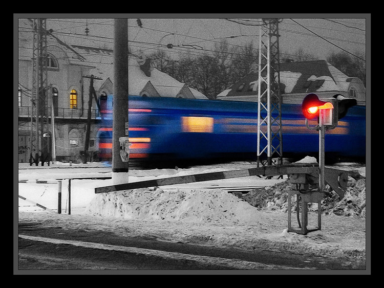 photo "Barrier or Train-phantom II" tags: city, technics, 