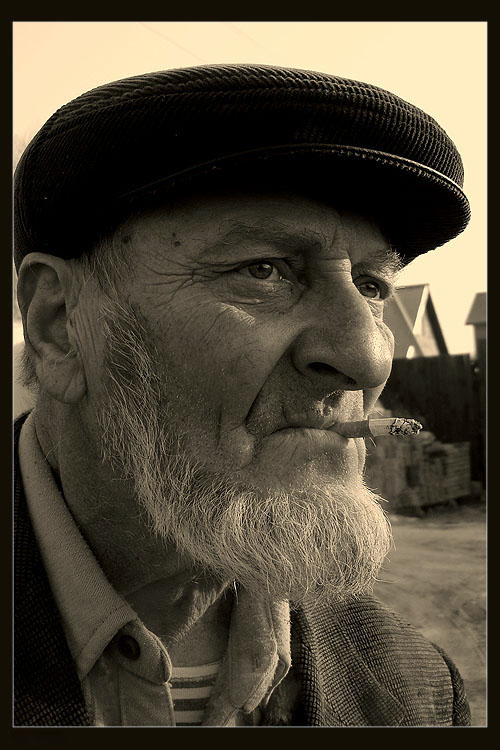 photo "Smoking" tags: portrait, man