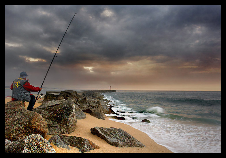 фото "The fisherman" метки: пейзаж, вода, закат