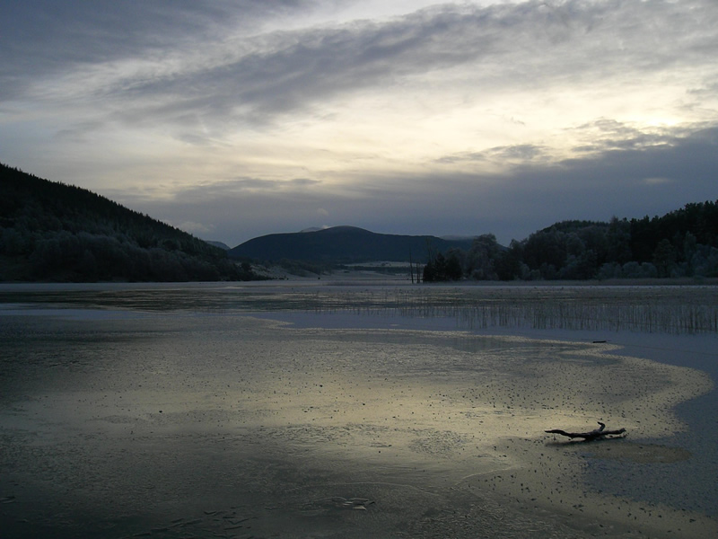 photo "Frozen Loch" tags: landscape, mountains, water