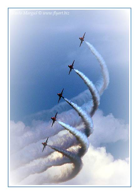 photo "Red Arrows 02" tags: technics, sport, 