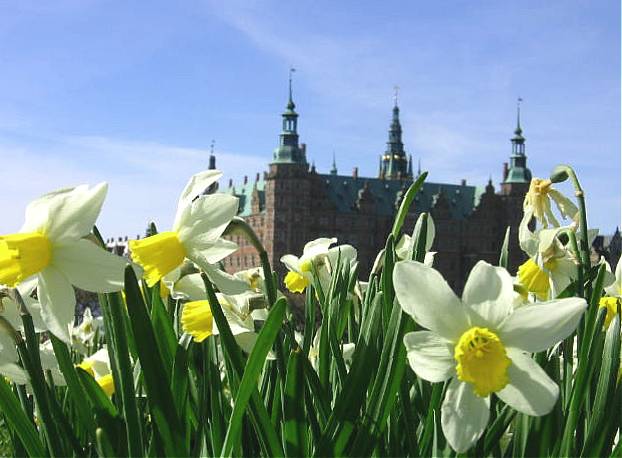 photo "Old castel in spring time." tags: travel, Europe