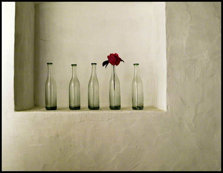 photo "Bottles on the wall" tags: still life, 